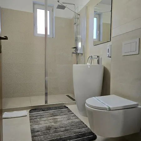 Ξενοδοχείο Delaf 3*